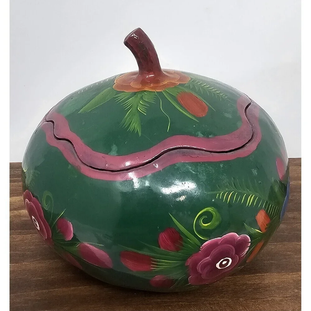 Hand Painted Lacquered Folk Art Olinalá Gourd Trinket Box Green Floral Mexico
